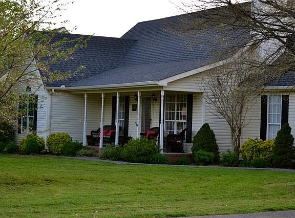 2nd image of 2415 Creekhill Ave