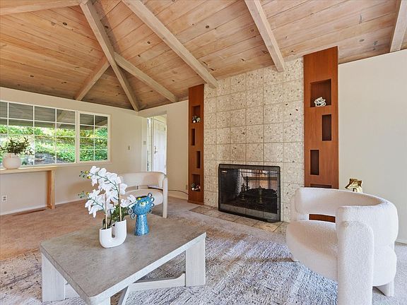 5th image of 624 Oak Ridge Dr