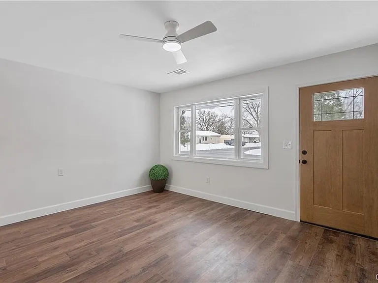 7891 Areopagitica Ave — Photo 3