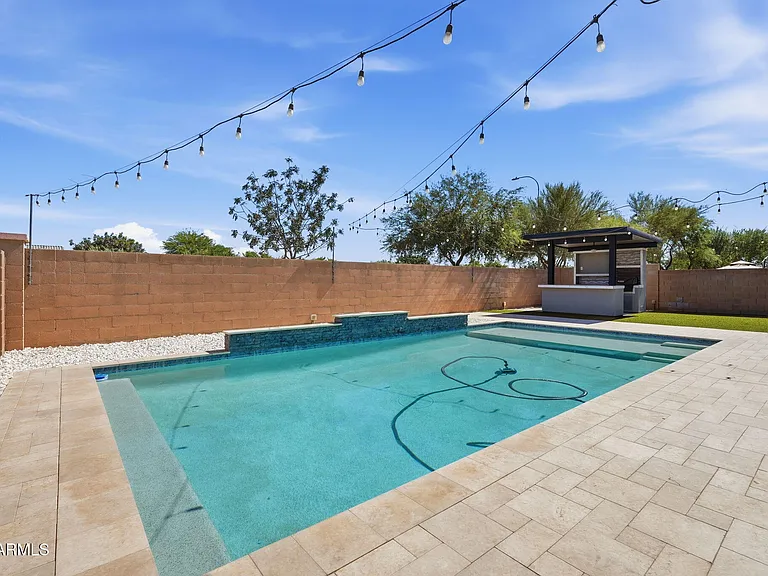 11402 W Alvarado Rd — Photo 3