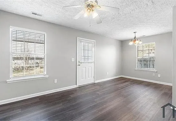8228 Wynewood Ct — Photo 9