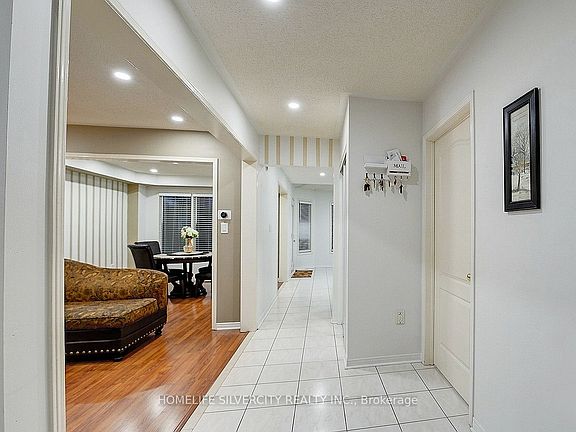 5th image of 11 Rangeland Rd