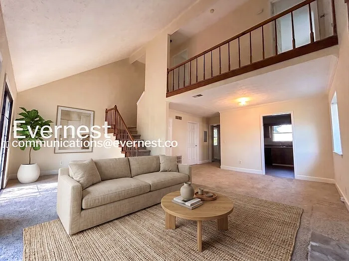 1174 Ridgecrest Ln SE — Photo 1