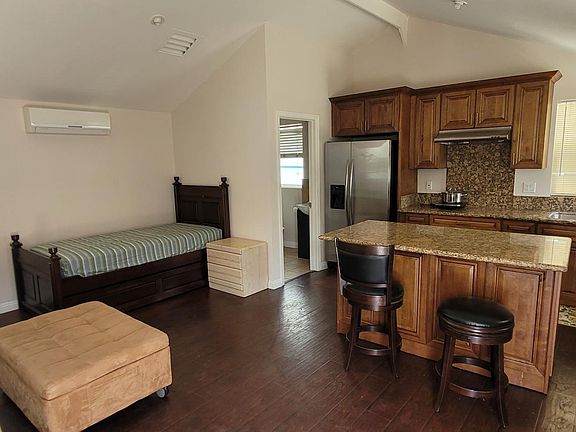 2nd image of 2728 S Baldwin Ave #B