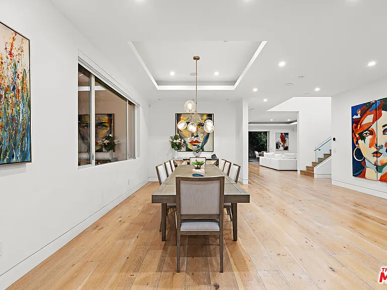 637 N Gardner St — Photo 15