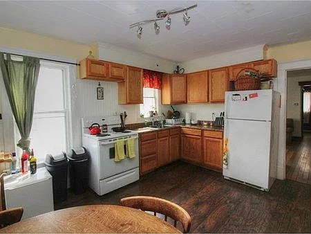 3 bed, 1080 sqft, $2,850 — Photo 3