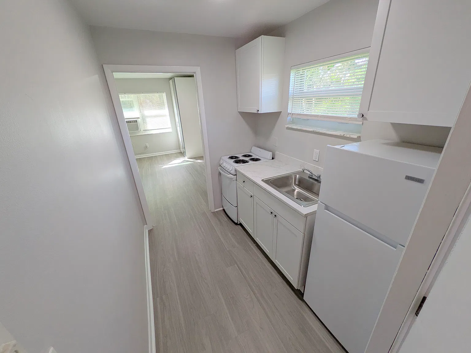 Studio, 300 sqft, $1,450 — Photo 4