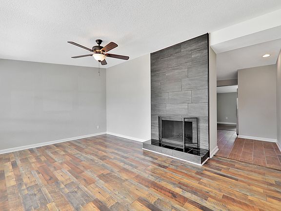 5th image of 427 Claudia Dr