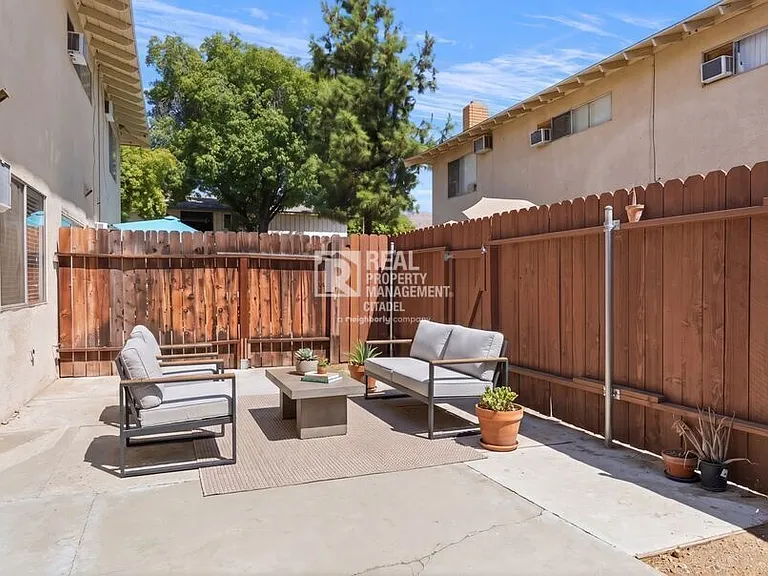 3009 Canyon Crest Dr #B — Photo 20