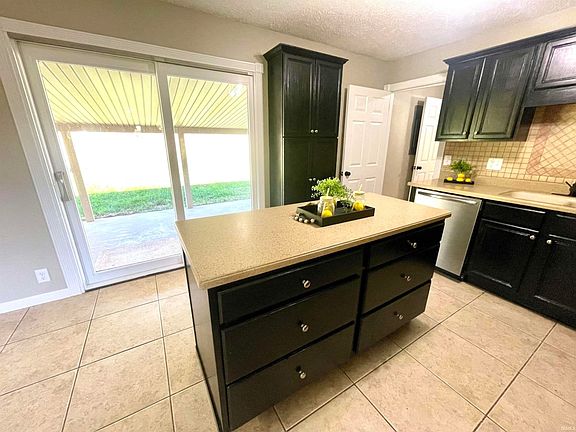4th image of 2588 E Brentwood Est