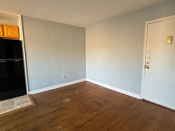 3rd image of 321 Sanford Ave #2G