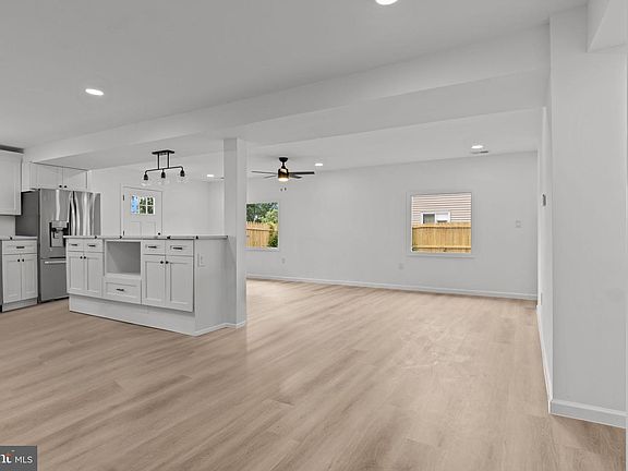 2nd image of 35 Thimbleberry Ln