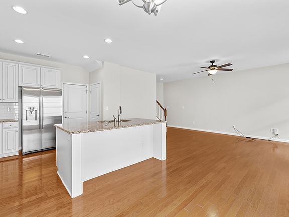 4th image of 7433 White Elm Ln