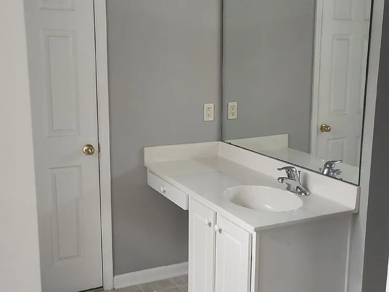 9 Old Bridge Dr — Photo 7