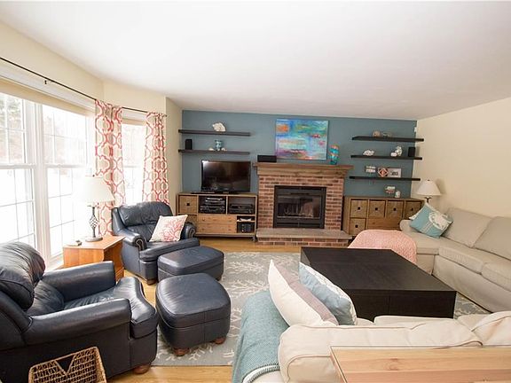 5th image of 12 Saint Andrews Blvd