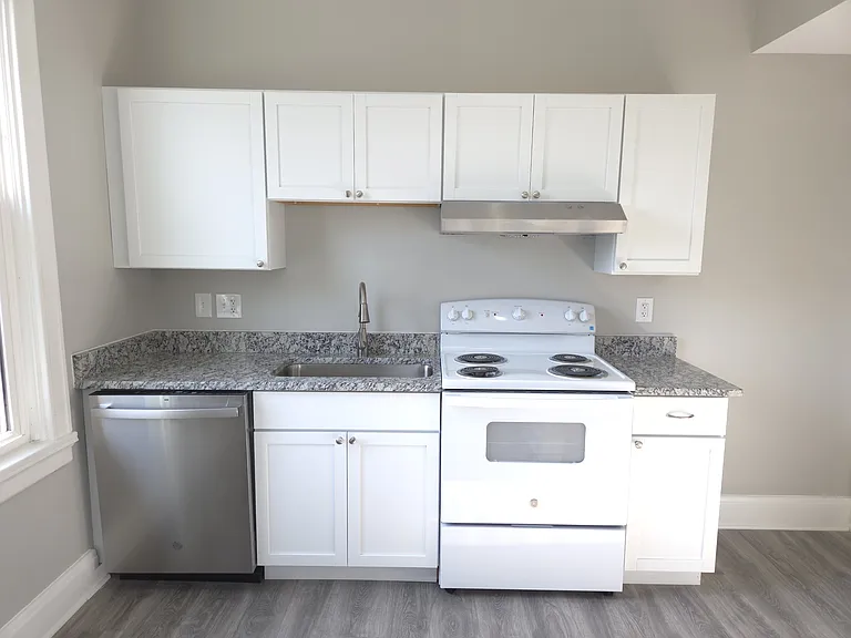 810 Pedretti Ave — Photo 12