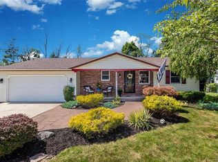 5866 Lakecrest Dr, Lake View, NY 14085