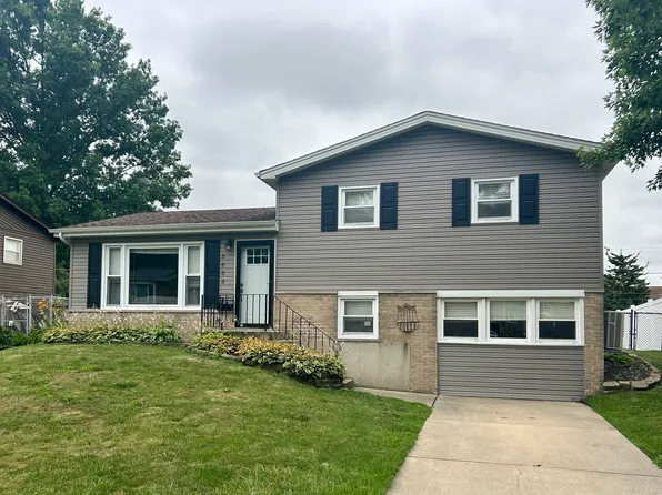 5653 Dover Rd, Oak Forest, IL 60452