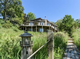 33 Crest Dr, Dune Acres, IN 46304