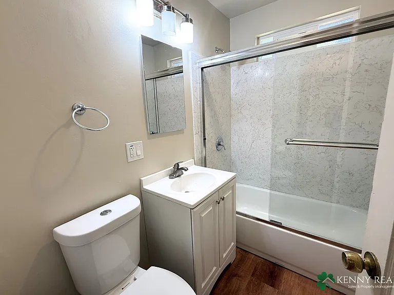 134 Hilton Ave — Photo 14