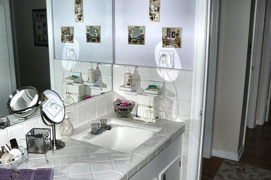 There is a beautiful full bath.