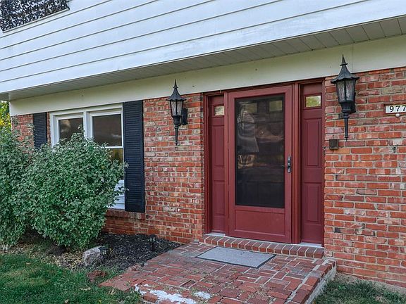 2nd image of 977 Pineknot Dr