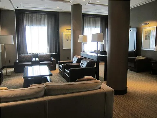 Rented by R New York | media 8
