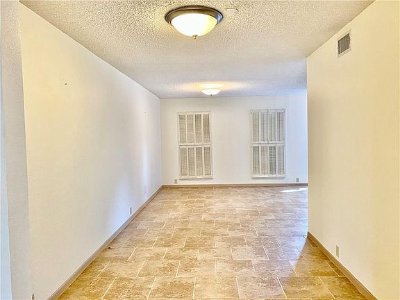 3rd image of 55 Townhouse Ln