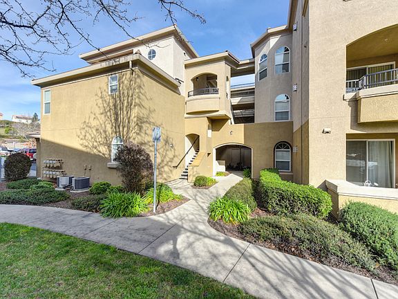 2nd image of 500 Moon Cir Unit 533