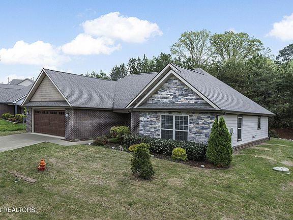 2nd image of 511 Conner Ln