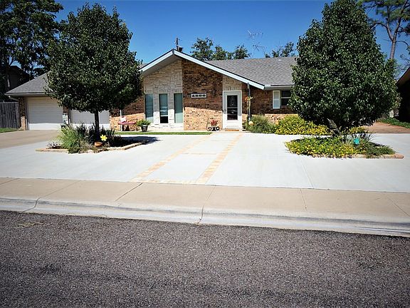 3rd image of 4233 Bay Oaks Dr