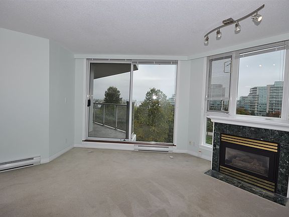 5th image of 5860 Dover Cres #613