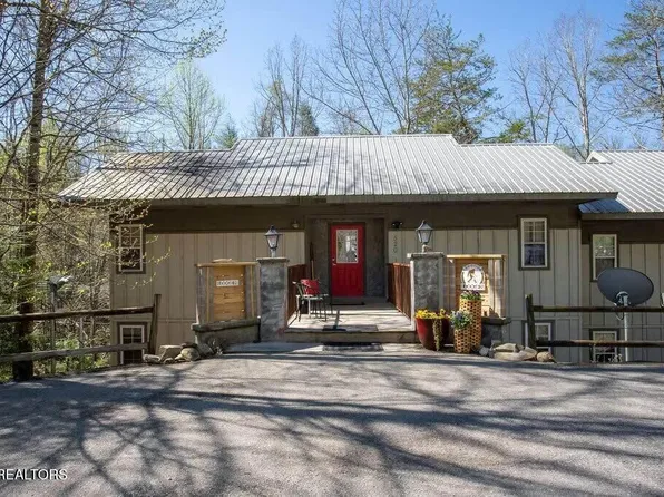 520 Proffitt Ln #1, Gatlinburg, TN 37738