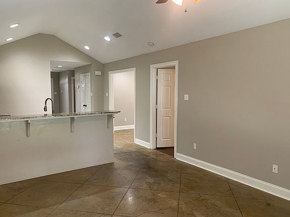 4th image of 316 Wexford St