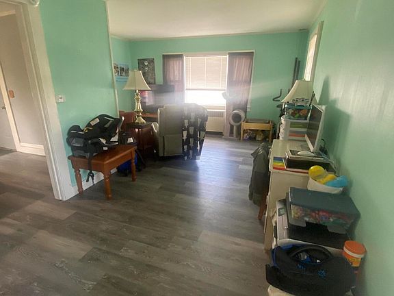 3rd image of 34 Quaker Street