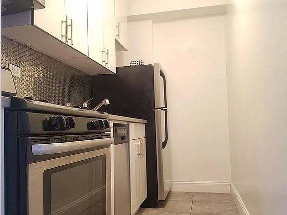 4th image of 445 E 77th St APT 2H