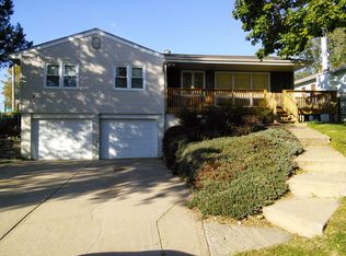 10630 Nicholas St, Omaha, NE 68114