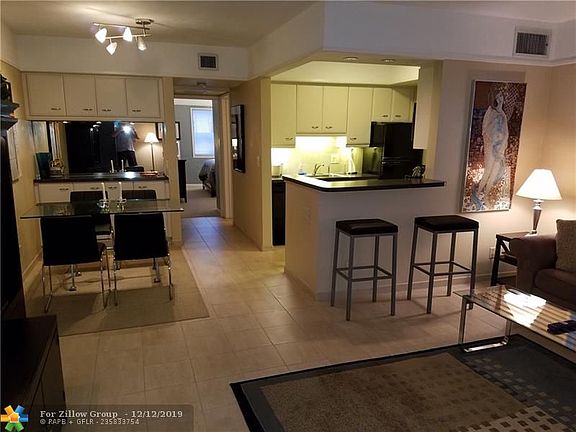2nd image of 700 Bayshore Dr