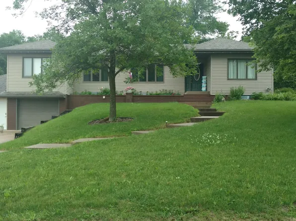 406 S McNamara St, Bloomfield, NE 68718