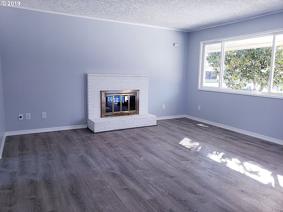 2nd image of 10712 NE 15th St