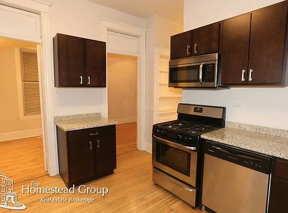 4th image of 2840 N Sheffield Ave #2FRONT