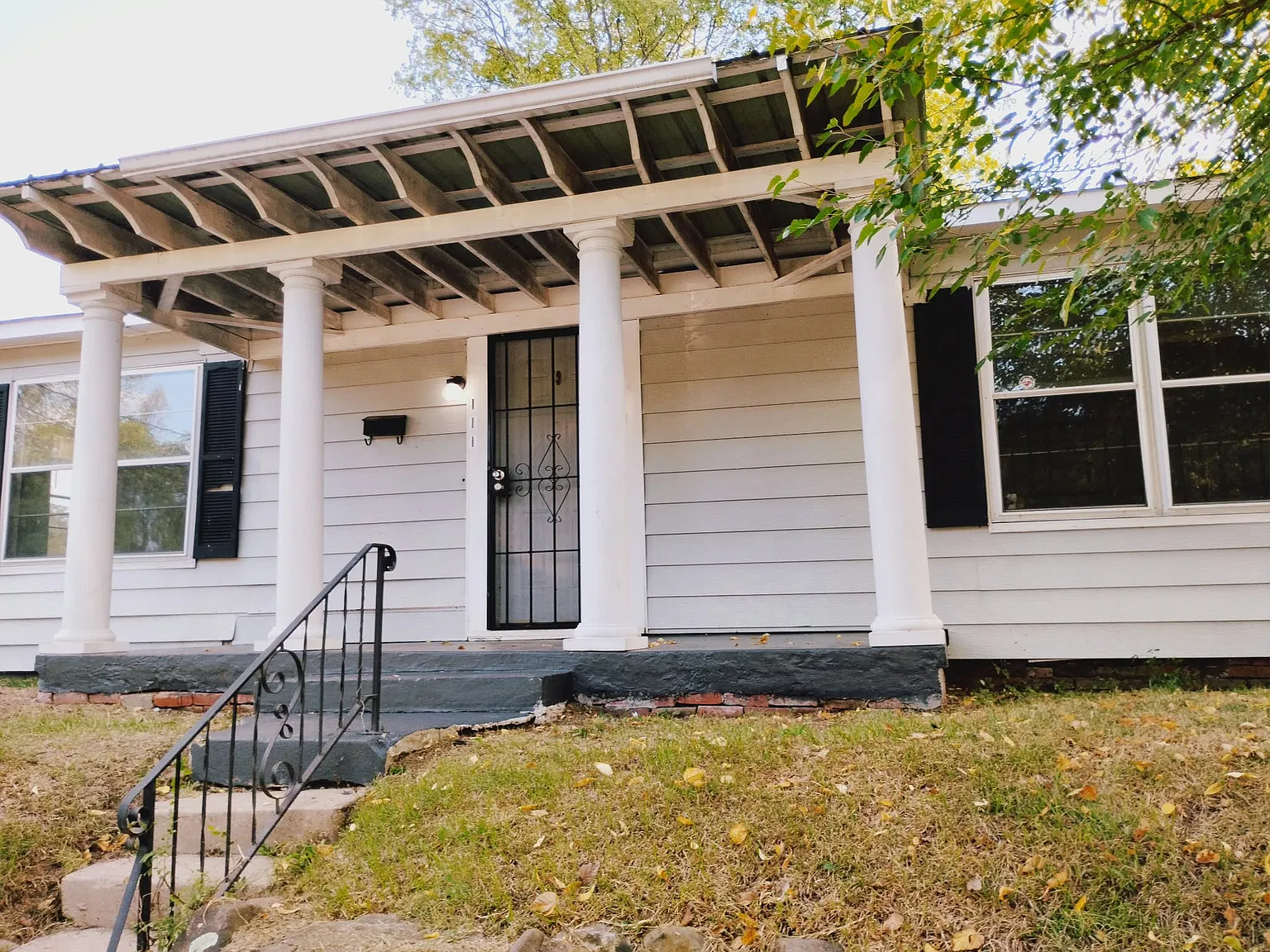 2 bed, 1360 sqft, $1,000 — Photo 1