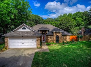 323 Berry Ln, Shady Shores, TX 76208