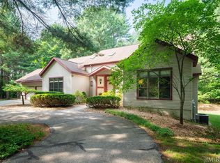 186 Tiffany Ridge Dr, Holland, MI 49424