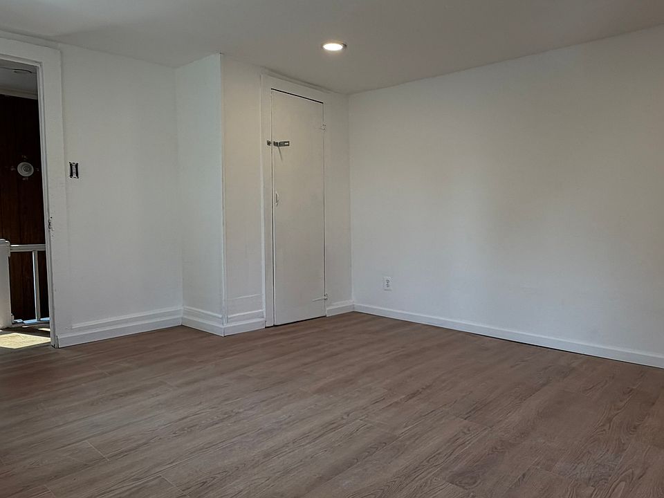 1st image of 116 Duer St Floor 116
