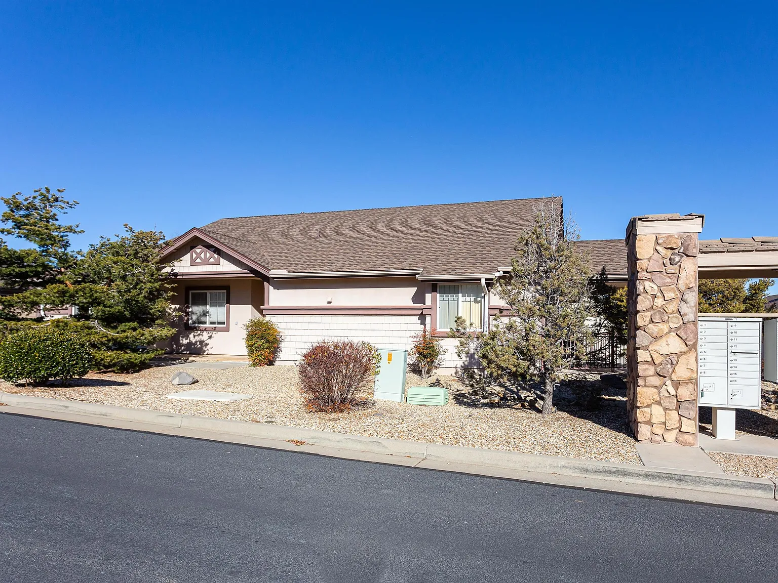 1654 Saint Andrews Way - 1 — Photo 4