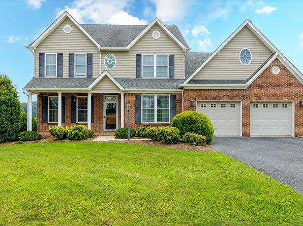 300 Heather Ln, Staunton, VA 24401