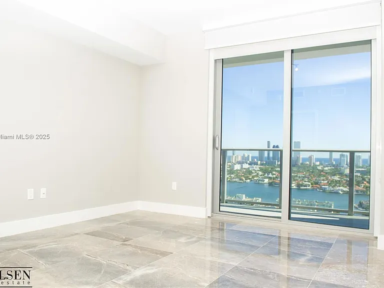 16385 Biscayne Blvd #2615 — Photo 14