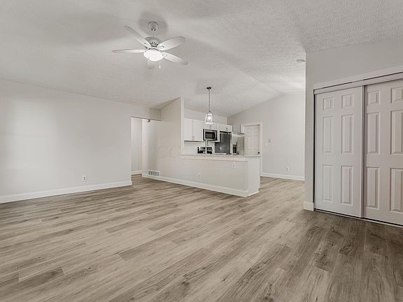 3rd image of 1859 Maroon Dr