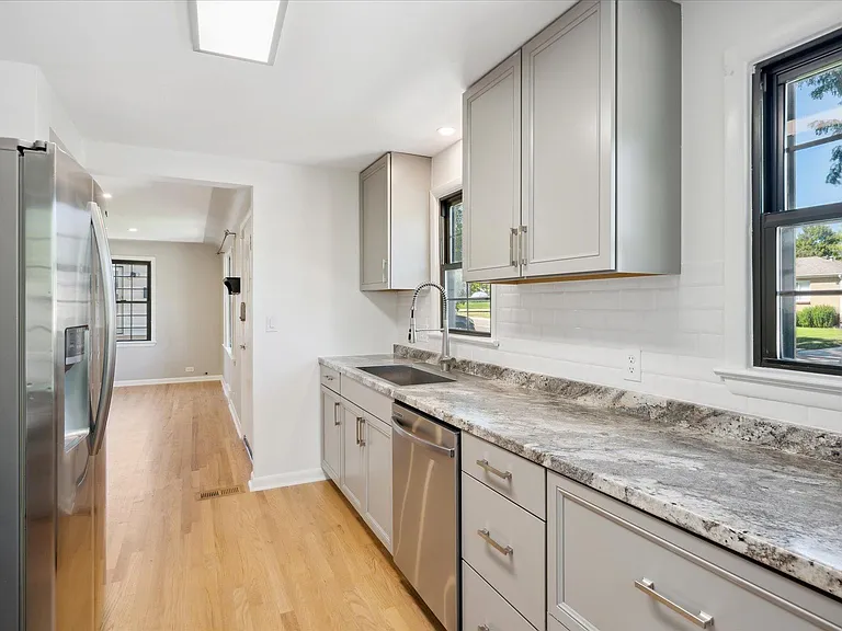 Tons of Counter & Cabinet Space w/ Subway Tile Back Splash